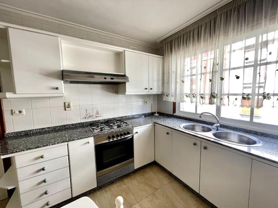 Agradable Apartamento Centrico En Cangas Kültér fotó